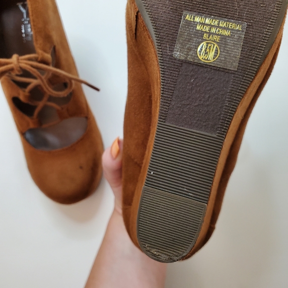 Y•Not? Camel Lace Up Platform Wedge Sz 8.5 - Picture 2 of 14